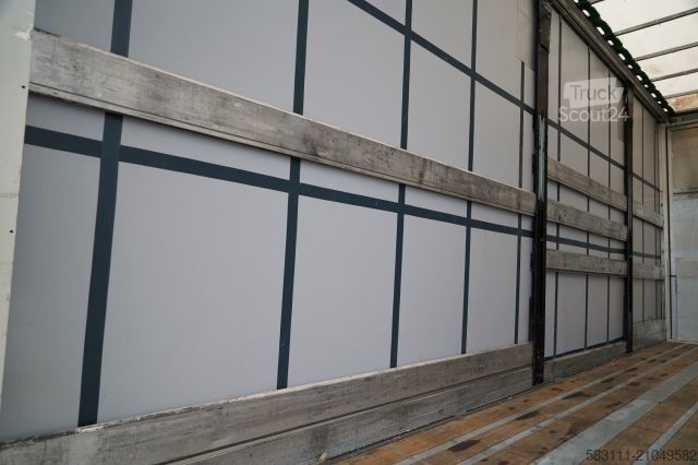 Remorque ouverte avec bâche FRUEHAUF / PRZYCZEPA / PRZEJAZDOWA / OSIE SAF / 2022 /