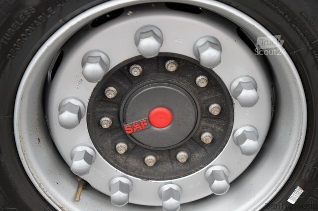 Remorque ouverte avec bâche FRUEHAUF / PRZYCZEPA / PRZEJAZDOWA / OSIE SAF / 2022 /