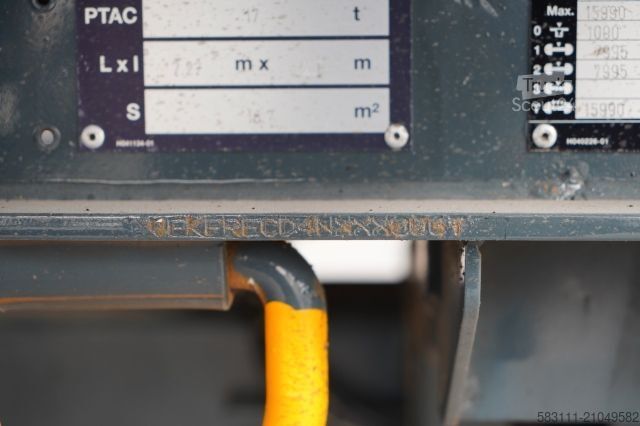 Remorque ouverte avec bâche FRUEHAUF / PRZYCZEPA / PRZEJAZDOWA / OSIE SAF / 2022 /