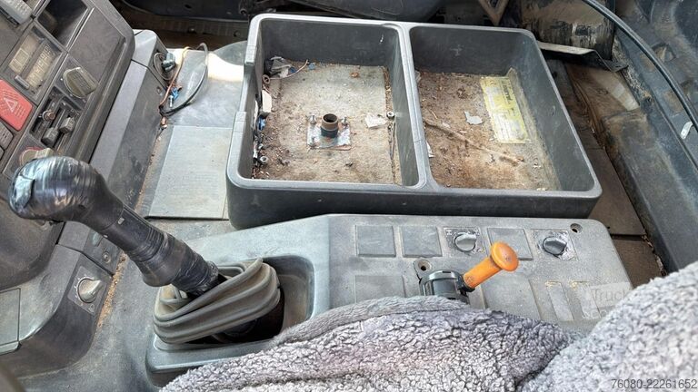 Dumper Iveco Eurotrakker 330 E 34 (GRAND PONT / CHASSIS 10MM...