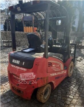 Carrello elevatore fuoristrada Manitou ME 425 C 2,5 t Elektro