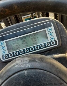 Carrello elevatore fuoristrada Manitou ME 425 C 2,5 t Elektro