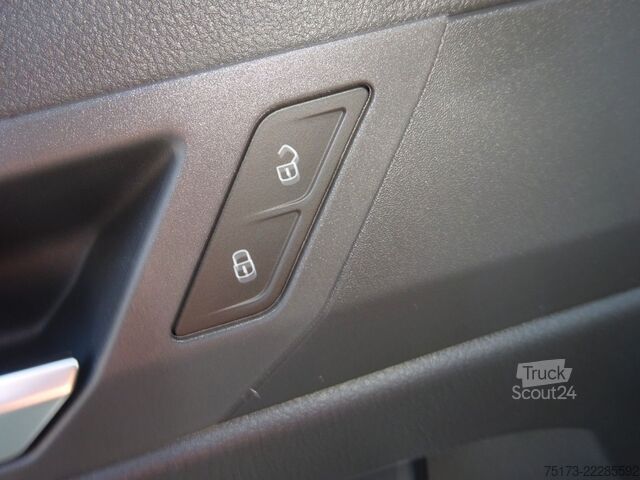 شاحنة بانل FORD Transit Connect Limited L1 Kasten Stndhzg 2xS-Tü
