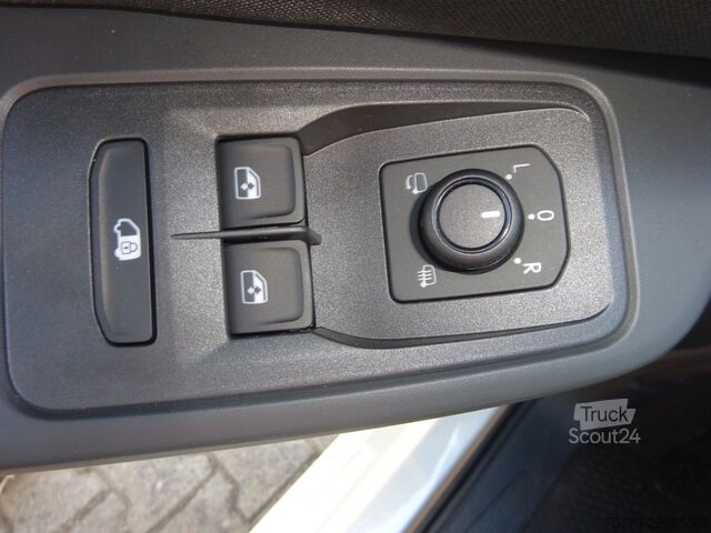 شاحنة بانل FORD Transit Connect Limited L1 Kasten Stndhzg 2xS-Tü
