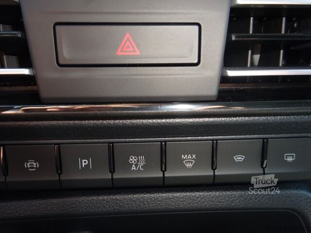 شاحنة بانل FORD Transit Connect Limited L1 Kasten Stndhzg 2xS-Tü