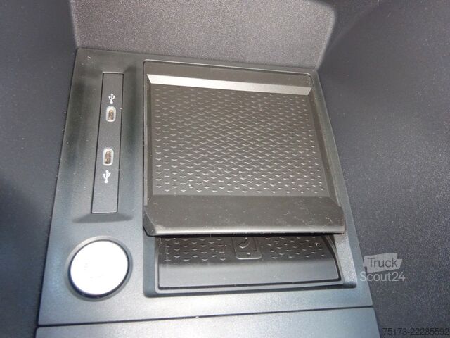 شاحنة بانل FORD Transit Connect Limited L1 Kasten Stndhzg 2xS-Tü