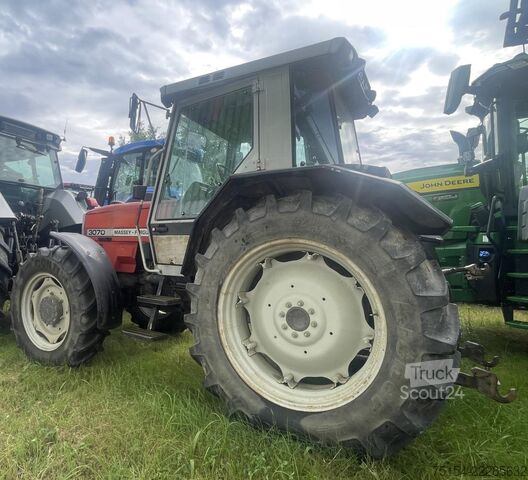 Traktor Massey Ferguson MF 3670