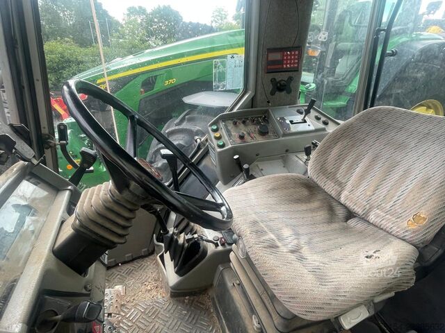 Traktor Massey Ferguson MF 3670