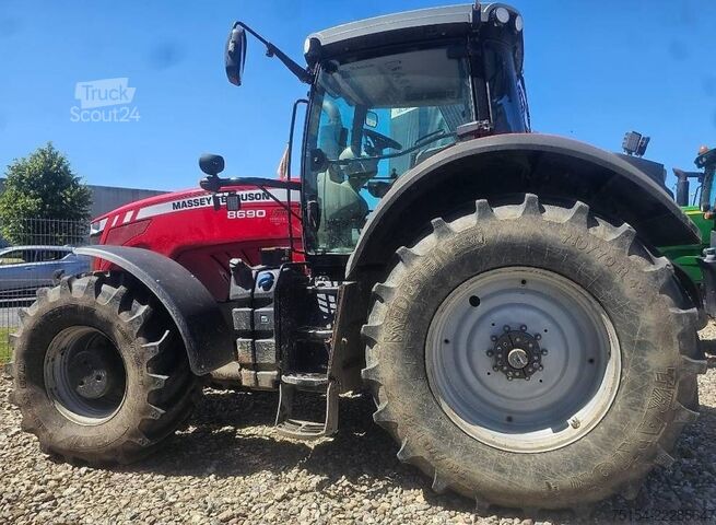 Traktor Massey Ferguson 8690 Dyna VT