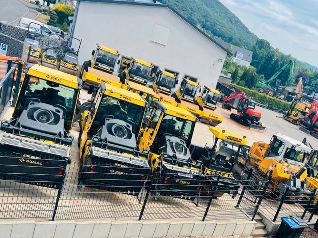 Εκσκαφέας ερπυστριοφόρος LIEBHERR R 920 Compact *MIETEN* Likufix SW48