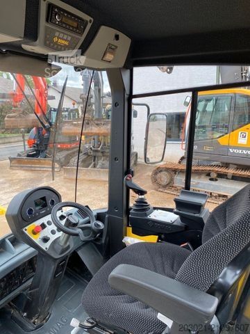 Μονότυμπανο οδοστρωτήρας BOMAG BW 213 D - 5 *Verdichtungsmesser*MIETEN*