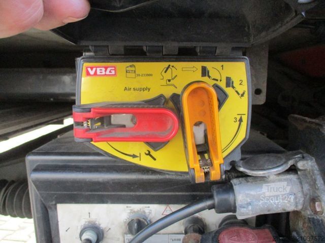 Kühlkoffer-LKW SCANIA R730 6x2*4 V8 | Night Klima| RETARDER | BURG TRA