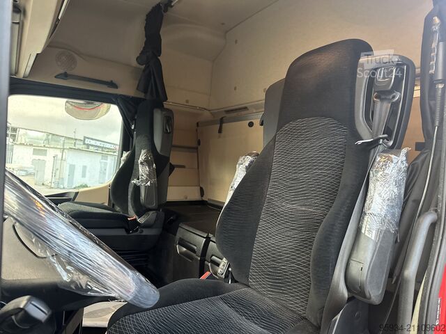 Standart çekici ünitesi Mercedes-Benz Actros 1851