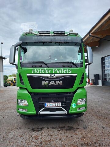 Logging truck MAN TGX 33.580