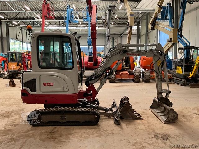 Miniekskavators Takeuchi TB 225