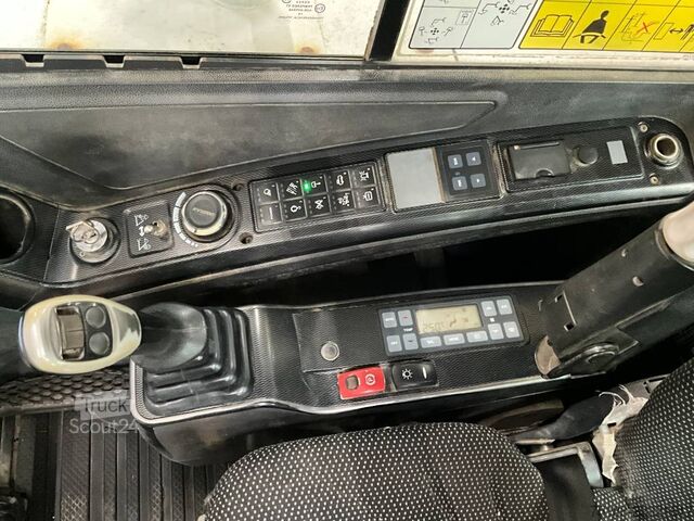Riteņu ekskavators Bobcat E 57 W