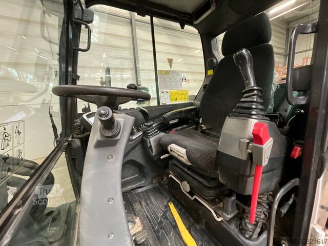 Riteņu ekskavators Bobcat E 57 W