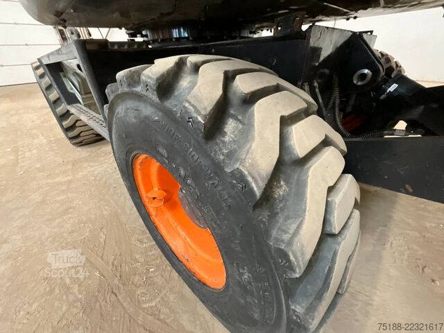Riteņu ekskavators Bobcat E 57 W
