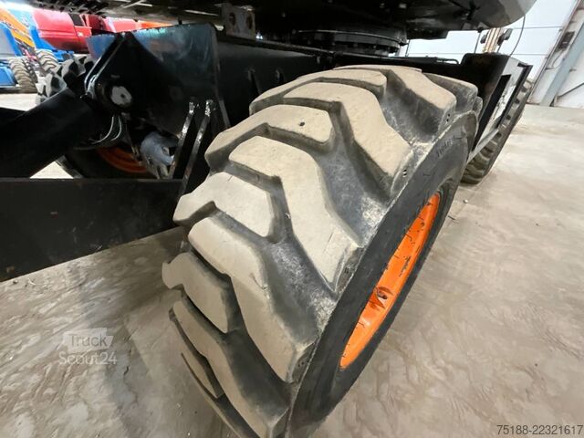 Riteņu ekskavators Bobcat E 57 W