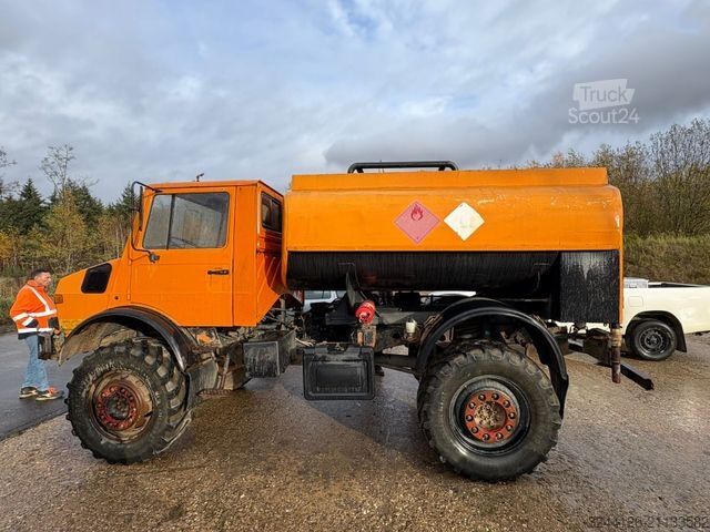 Camión cisterna UNIMOG U 1700 L Tankwagen 435