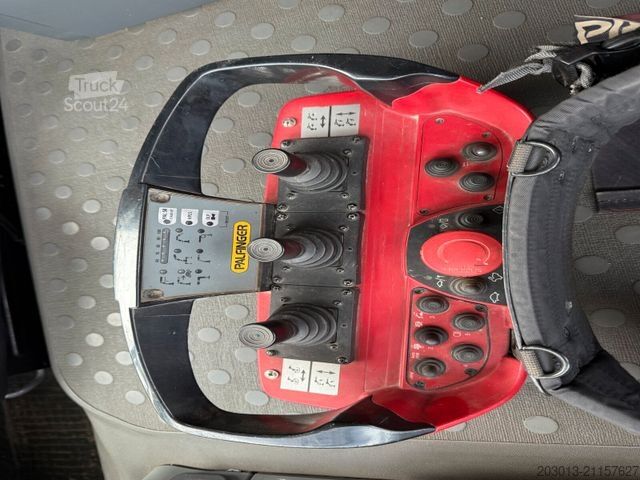 Kiepwagen IVECO Stralis AT260T44 6x4 Kipper Kran Pakfinger 16052