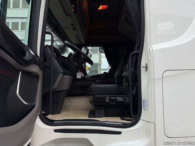 Стандартний тягач SCANIA R520 V8 2x Tank Retarder ACC Leder