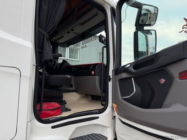 Стандартний тягач SCANIA R520 V8 2x Tank Retarder ACC Leder