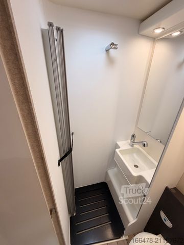 Semi-integrated camper FORSTER FT 699 EB *Einzelbetten-Hubbett-Automatik*