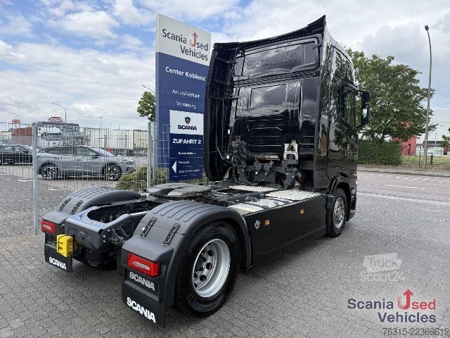 Standart çekici ünitesi Scania S 590 - V8 - HIGHLINE - 2x TANKs - ACC - LEDER