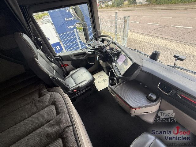 Standart çekici ünitesi Scania S 590 - V8 - HIGHLINE - 2x TANKs - ACC - LEDER