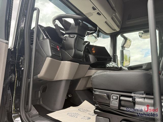 Standart çekici ünitesi Scania S 590 - V8 - HIGHLINE - 2x TANKs - ACC - LEDER