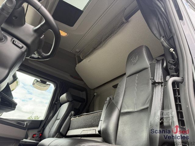 Standart çekici ünitesi Scania S 590 - V8 - HIGHLINE - 2x TANKs - ACC - LEDER