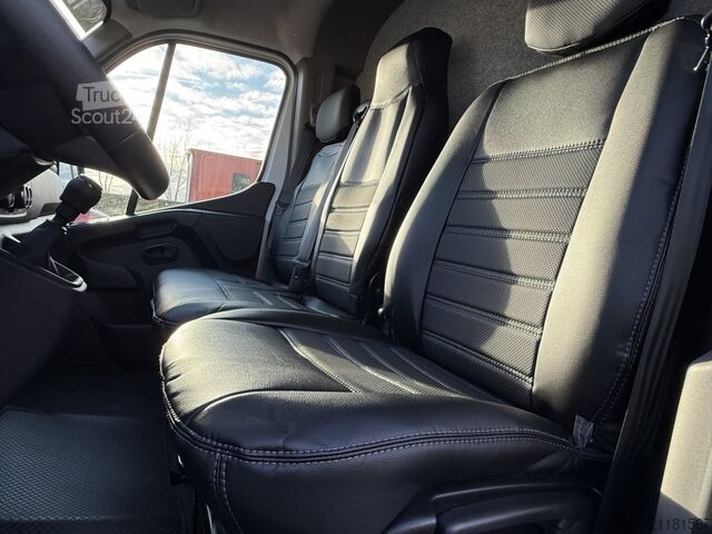 Ce Renault Master HORSETRUCK Roelofs très récent et extrêmement luxueux est proposé à la vente. RENAULT MASTER PAARDENWAGEN | HORSETRUCK | ROELOFSEN | ...