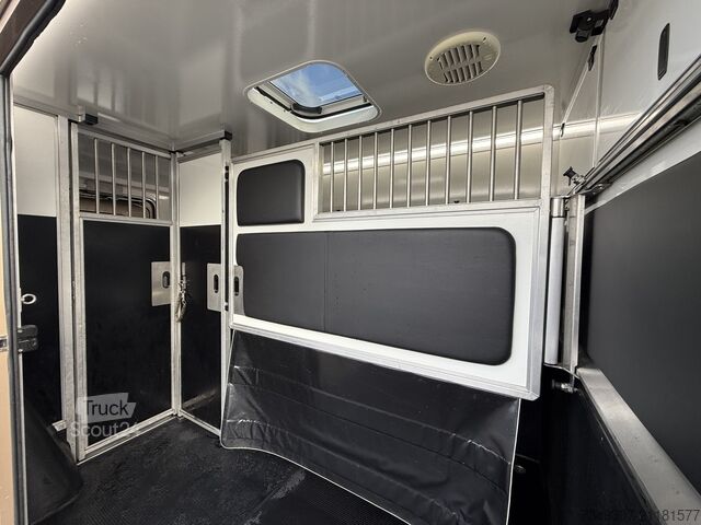 Paarden transport RENAULT MASTER PAARDENWAGEN | HORSETRUCK | KRISMAR | ST...