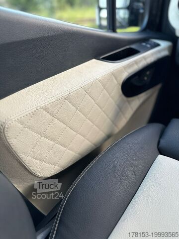 Minibus Mercedes Sprinter Minibus XXL Luxury 16+1+1 on Stock