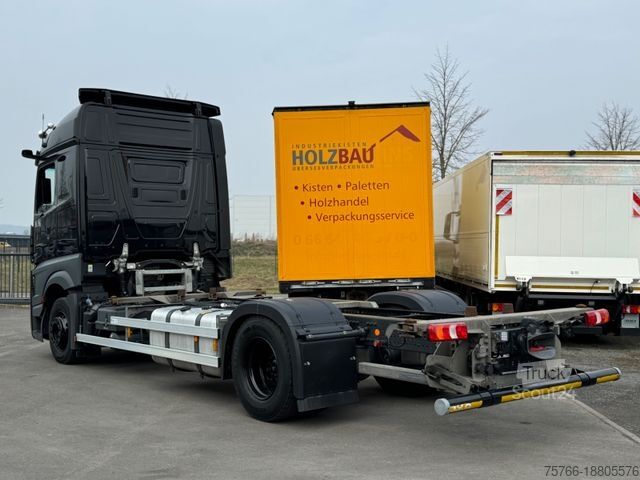 Φορτηγό εναλλασσόμενου αμαξώματος MERCEDES-BENZ ACTROS 1840 L / Staplerh. / bis 6.695 mm BDF