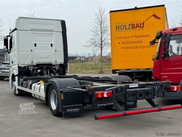 Kravas automašīnas šasija MERCEDES-BENZ ACTROS 1840 / RETARDER / NAVI