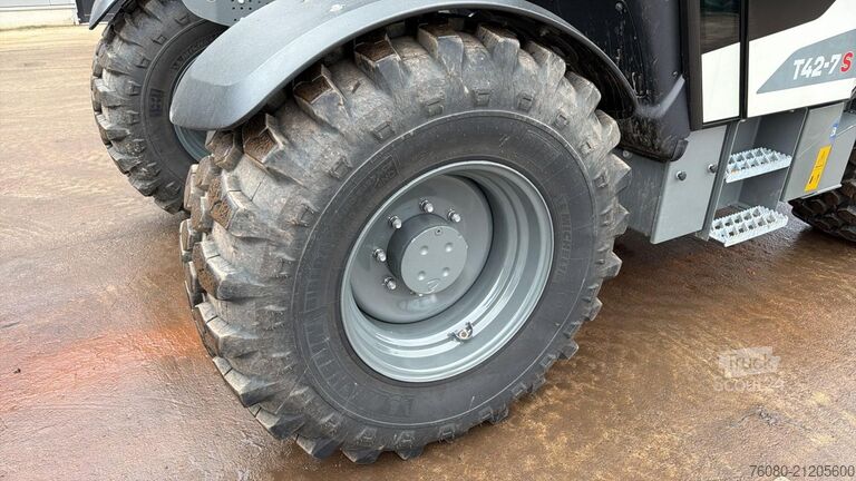 Carregador telescópico Liebherr T42-7S (INCL BUCKET / BE MACHINE / LIKE NEW / 7...