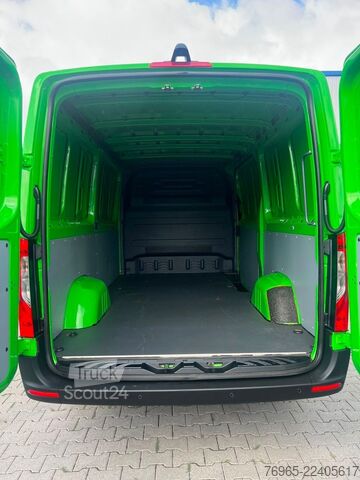 Skåpbil MERCEDES-BENZ SPRINTER 317 LANG 9G-TRONIC TOTWINKEL 360°KAMERA