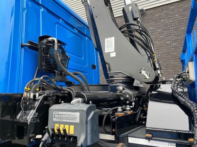 Camion-grue Scania R560 V8 8X2 TREKKER/BAKWAGEN + HIAB 477E-8 HIPR...