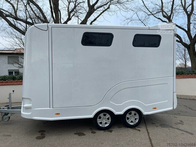 Rimorchio per bestiame  Steinsberger 3-Pferde mit Bett Modell derfaller
