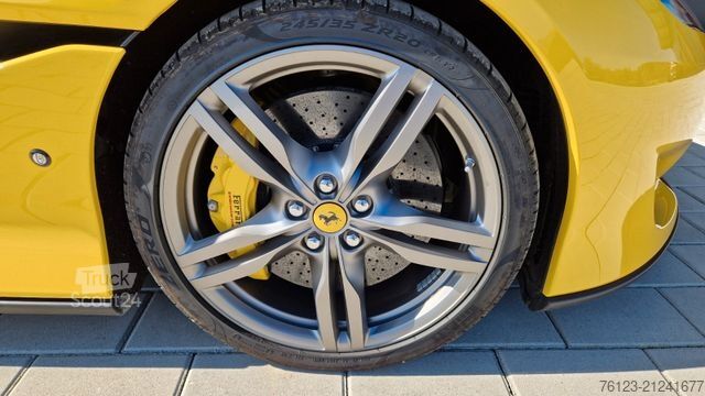 Van FERRARI Portofino