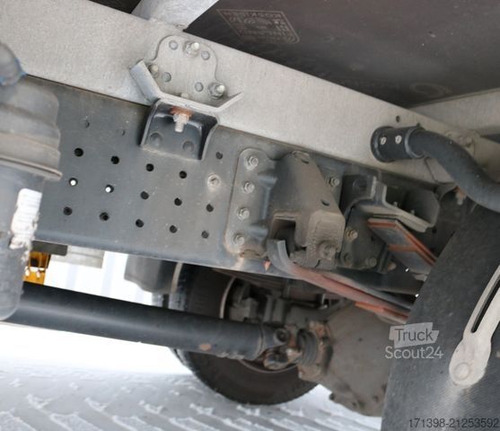 Фургон с брезентова завеса FUSO 7C18 Pritsche + Plane + LBW + Klima nur 57tkm
