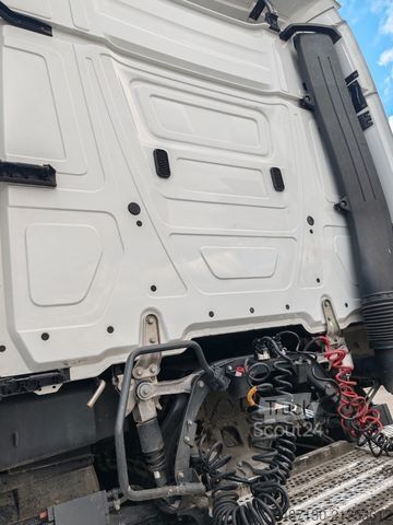 Standardni vlačilec MERCEDES-BENZ ACTROS 1851