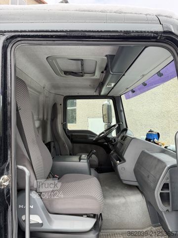 Tovornjak za prevoz pijač MAN TGL 12.240 4X2BL E3 BLATT LUFT LADEBORDWAND ABS