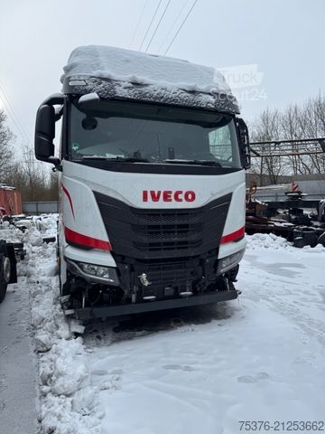 Wechselfahrgestell LKW IVECO IVECO S-Way AS 260 damaged Intarder