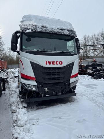 Wechselfahrgestell LKW IVECO IVECO S-Way AS 260 damaged Intarder