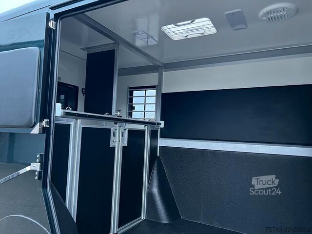 Тваринозавозник RENAULT Master STX 5 Sitzer  Standard Nur 4102 KM