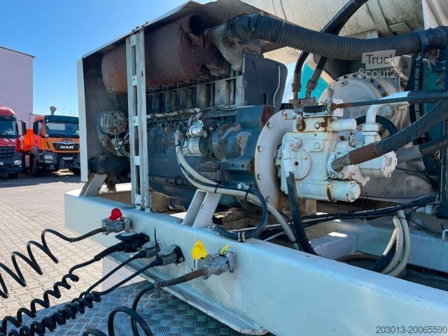 Semitrailer Betonmischer-Auflieger Intermix 12 m³ mit Motor