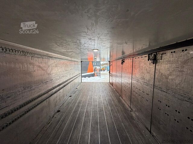 Dobozos test Volvo FM 370 6x2*4 BOX L=7257 mm